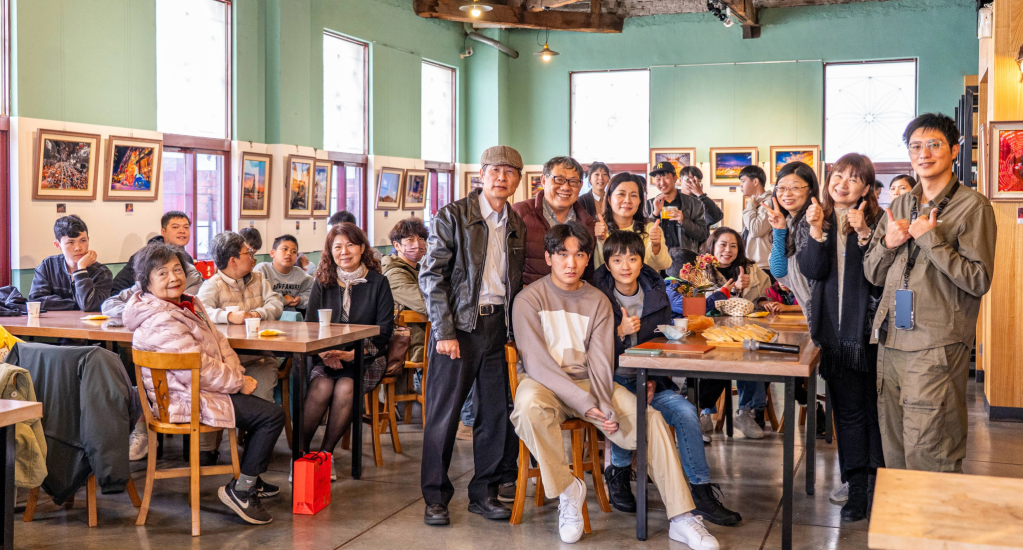 修平科大教師「漫遊．曼谷」AI數位攝影聯展　展現科技與藝術融合創作 詳細內容